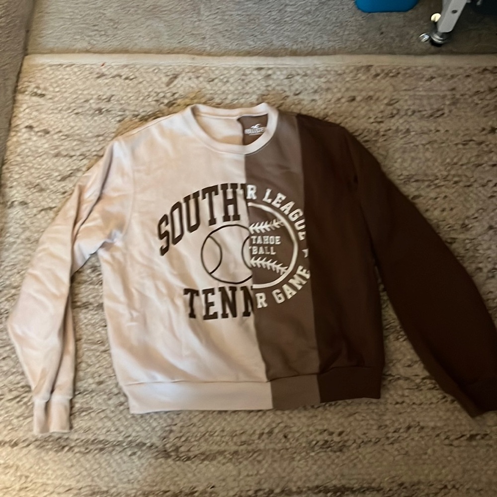 Hollister Crewneck